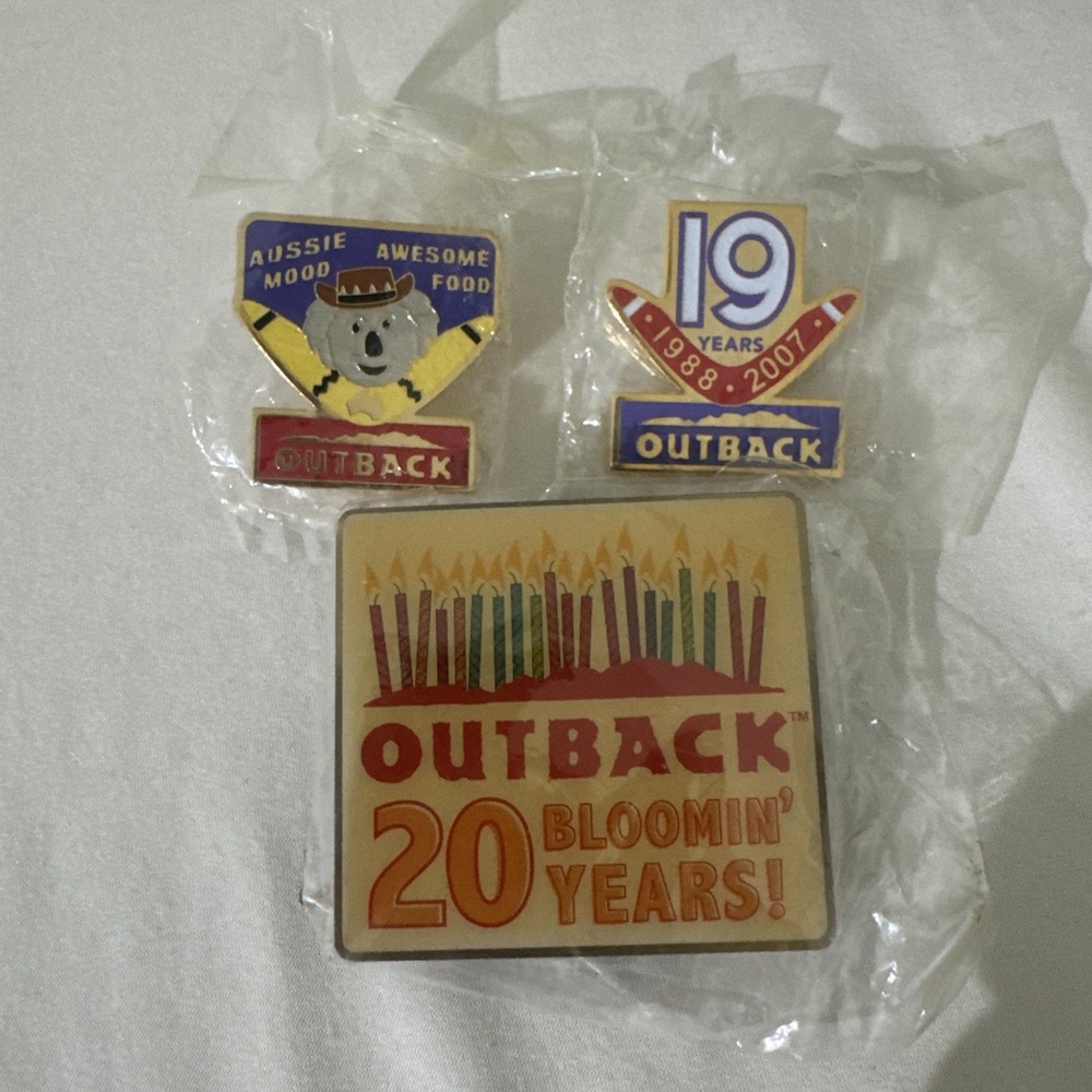 Outback Steakhouse Pinback Lot 3,  (A6)